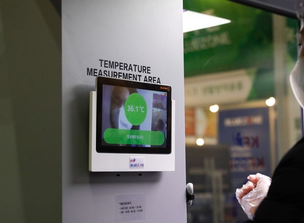 Latvijoje nustatyti 442 nauji COVID-19 atvejai, penki pacientai mirė