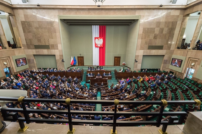 Lenkijos valdančioji koalicija atsidūrė ties žlugimo riba