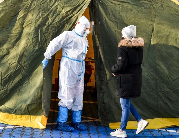Lenkijoje – 9 tūkst. naujų COVID-19 atvejų, 481 pacientas mirė