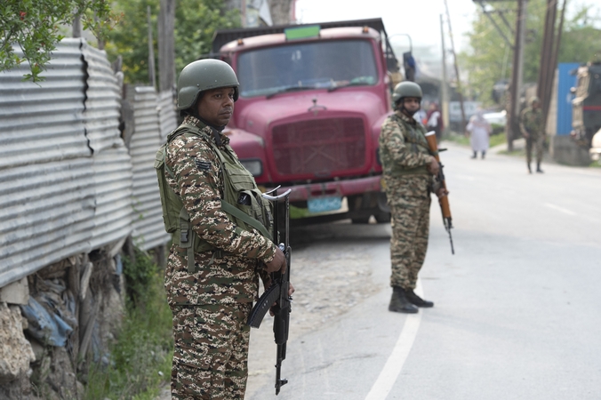 Indija ir Pakistanas skaičiuoja aukas, baiminamasi konflikto eskalacijos