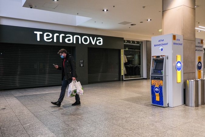 Lenkijoje – 5,5 tūkst. naujų COVID-19 atvejų, mirė 326 žmonės