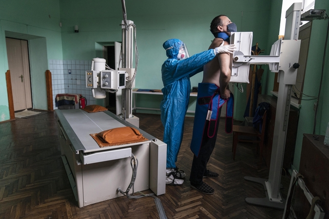 Ukrainoje – vėl rekordinis naujų COVID-19 atvejų skaičius