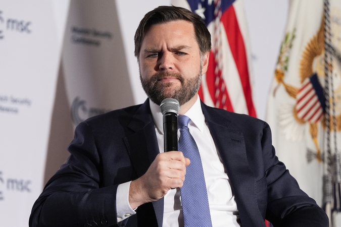 Vance'as ragina Rusiją ir Ukrainą surengti tiesiogines derybas
