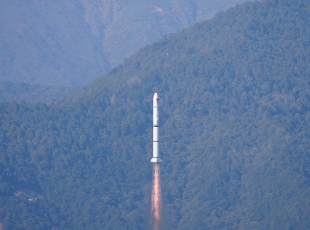 Valstybinė žiniasklaida: Kinija sėkmingai paleido palydovą 