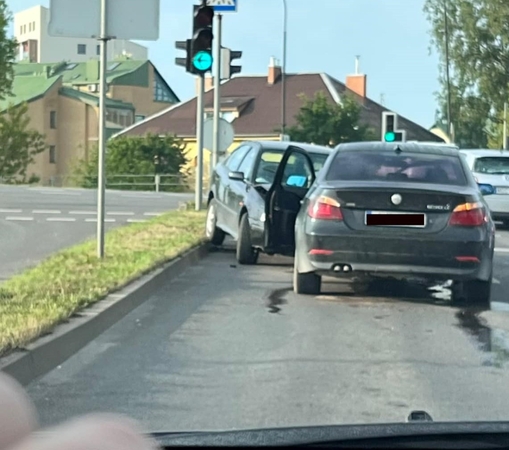 Vilniuje susidūrė BMW ir „Škoda“: vienas vairuotojas galimai apsvaigęs