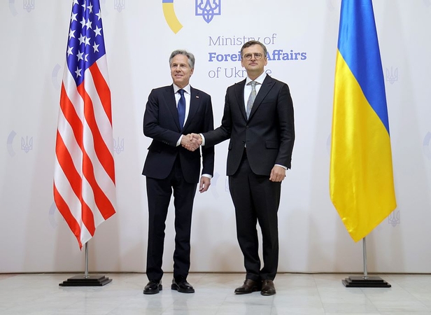 Suintensyvėjus Rusijos puolimui, JAV paskelbė apie 2 mlrd. dolerių vertės karinę pagalbą Ukrainai