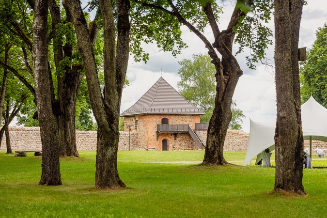 Po rekonstrukcijos pristatyta Trakų pusiasalio pilis