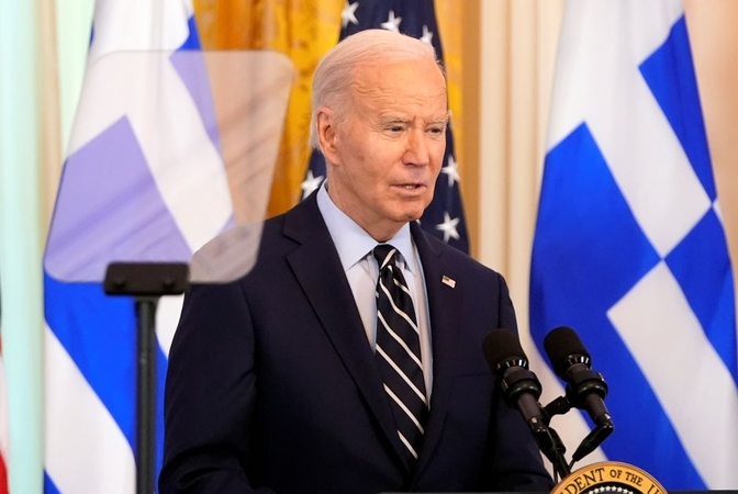Žiniasklaida: J. Bidenas asmeniškai prašė daryti spaudimą „Hamas“ derybose dėl įkaitų paleidimo