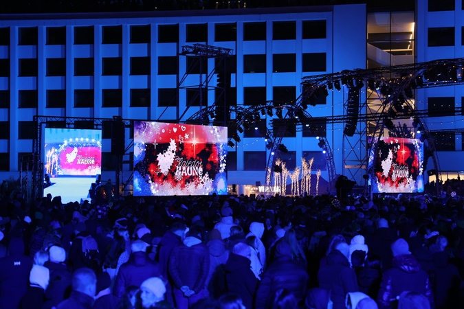 Kauno kalėdinės eglės įžiebimo koncerte – minios žmonių