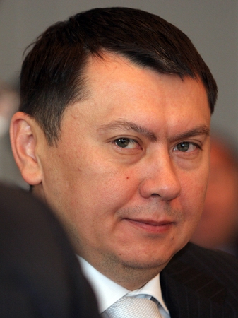 R.Alijevas nuo 2007 metų slapstosi užsienyje.