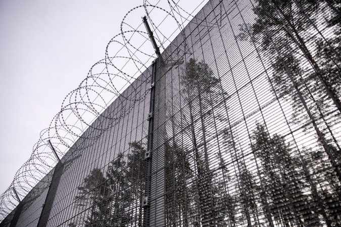 Praėjusią parą pasieniečiai prie sienos su Baltarusija apgręžė penkis migrantus