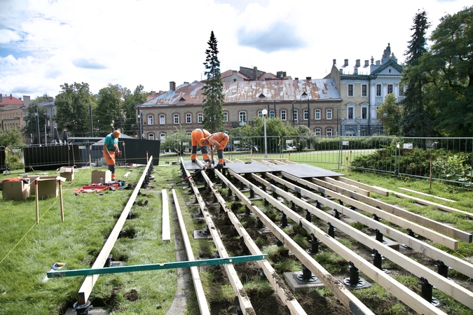 P. Cvirkos paminklo atsikratęs sostinės skveras atsivers renginiams