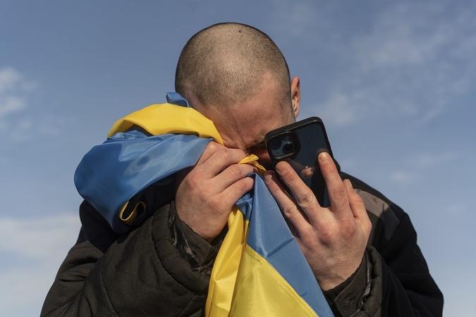 Rusija ir Ukraina skelbia apie pirmą nuo vasario apsikeitimą belaisviais 