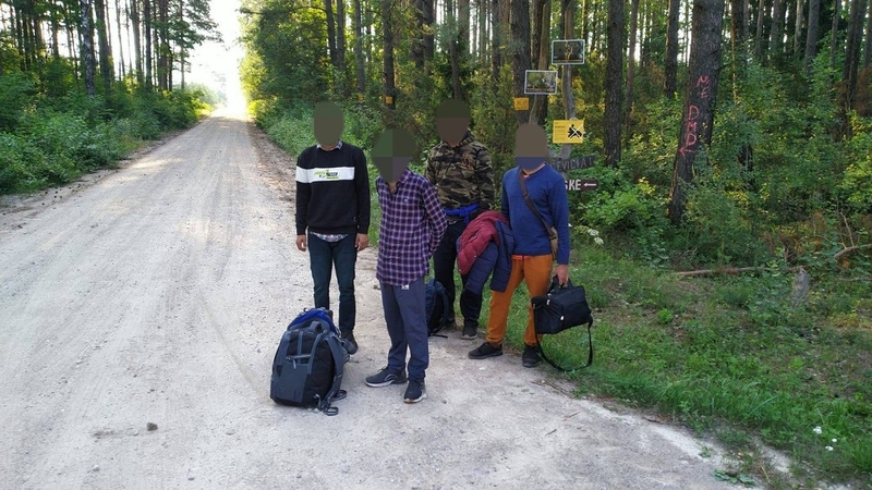 Sieną kertančių nelegalų krizė: ketvirtadienį sulaikyti 137 migrantai