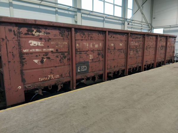 Iš Baltarusijos atvykusiame vagone su skalda – 22 tūkst. pakelių kontrabandinių rūkalų