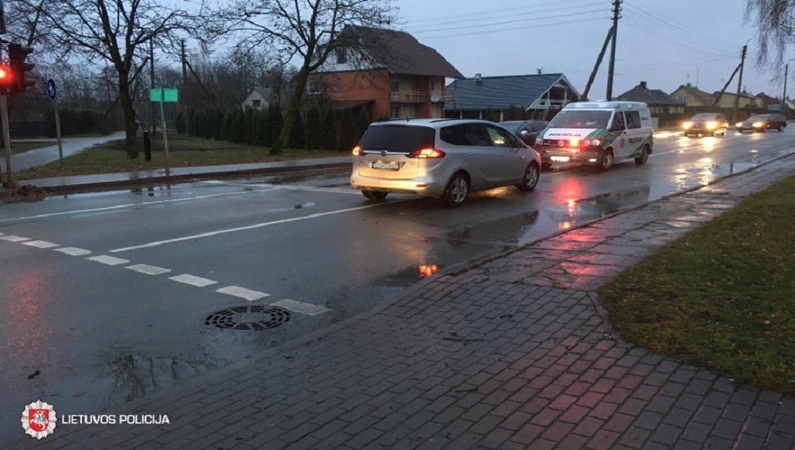 Praėjusi para keliuose: sužeisti šeši žmonės