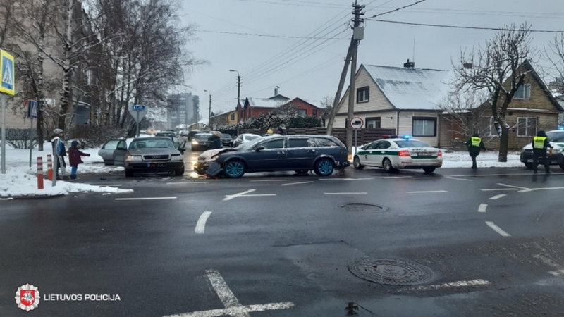 Praėjęs savaitgalis keliuose: sužeisti 32 žmonės