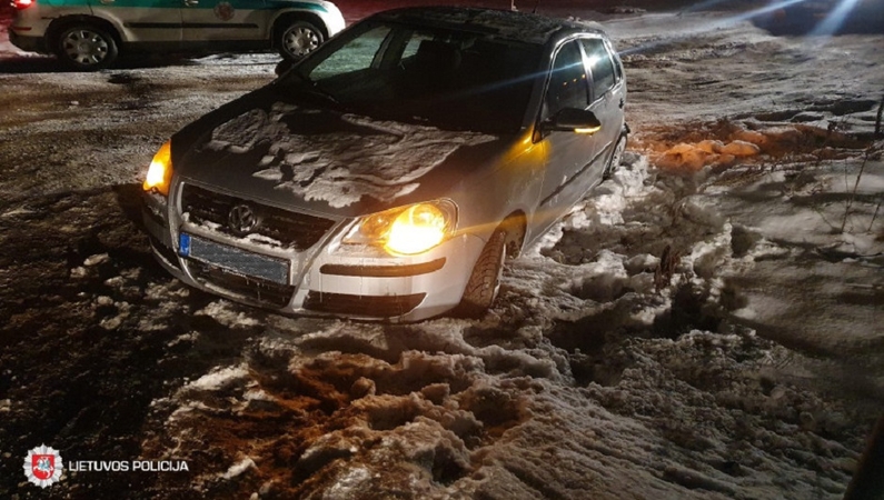 Praėjusią parą eismo įvykiuose nukentėjo ir vairuotojai, ir keleiviai, ir pėstieji