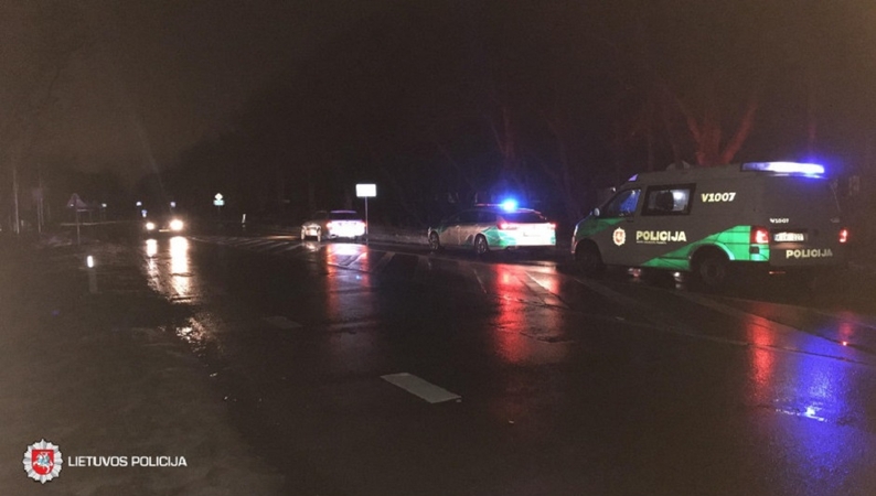 Praėjusi para keliuose: sužeista dvylika žmonių, viena vairuotoja mirė ligoninėje