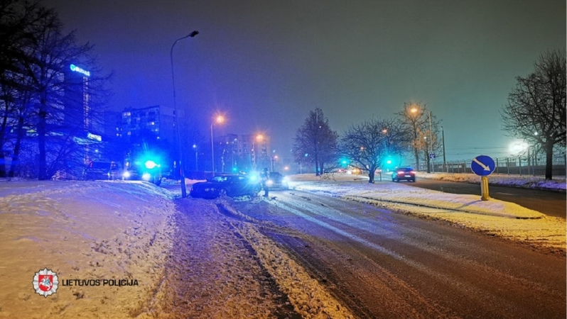 Praėjusi para keliuose: 46 eismo įvykiai, sužeisti penki žmonės