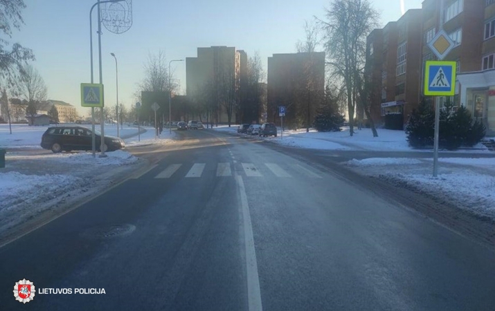 Praėjusi para keliuose: sužeisti penki žmonės, žuvo vairuotojas