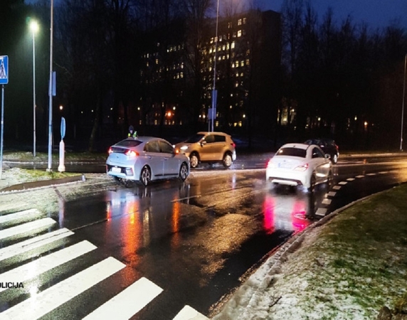 Praėjusi para keliuose: sužeisti septyni žmonės