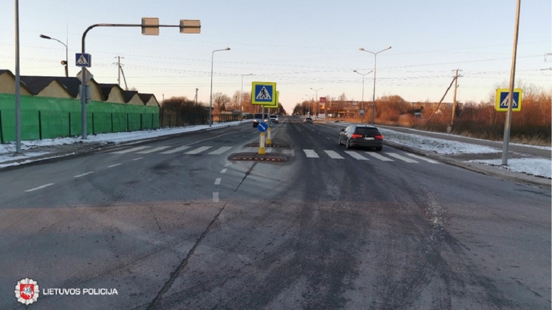 Praėjusi para keliuose: žuvo trys žmonės, sužeista penkiolika