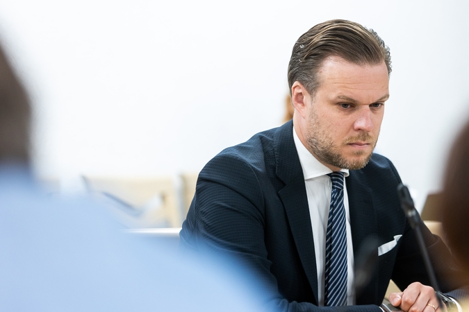 Prie užsienio reikalų susitarimo grįš vėliau: iki interpeliacijos G. Landsbergiui pasirašymo nebus