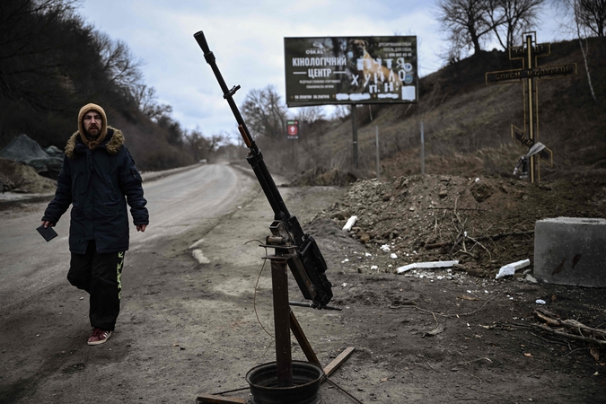 Ukraina: rusai šaudo ukrainiečius iš prancūziškų ginklų, parduotų apeinant sankcijas