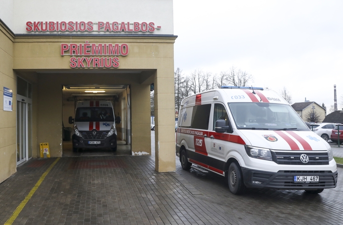 COVID-19 pasiglemžė dar vieno jauno žmogaus gyvybę: mirė vos vyresnė nei 30-ies moteris