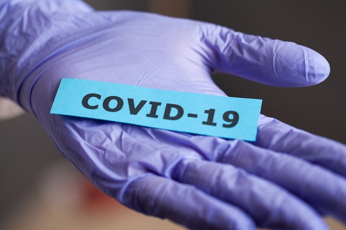 COVID-19 Lietuvoje įgauna pagreitį: per parą fiksuotas 881 naujas atvejis, trys mirtys
