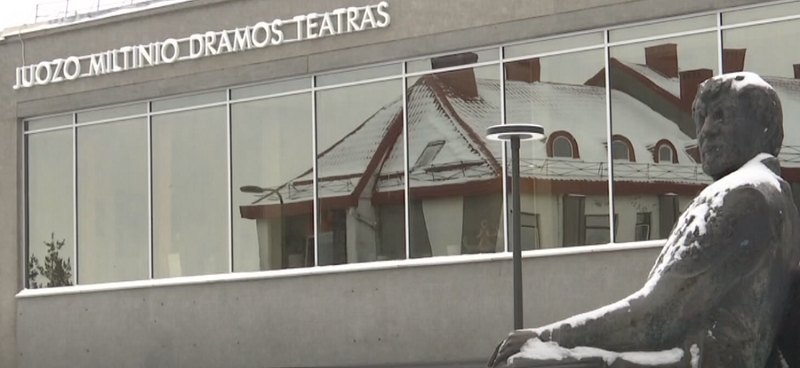 Draudimas naudoti teatro pastatą – nė motais: repeticijos ir spektakliai vyksta, bilietai graibstomi