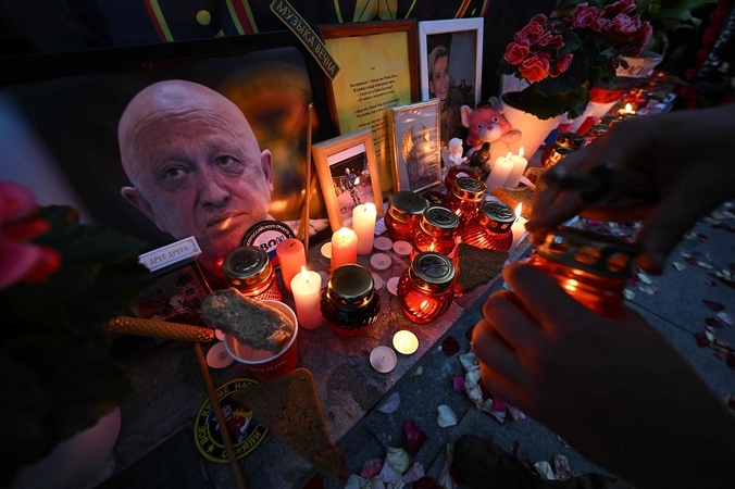 V. Putinas: J. Prigožino lėktuvo katastrofos aukų palaikuose rasta sprogmenų pėdsakų