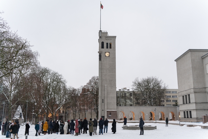 100 varpų dūžių už Izraelį