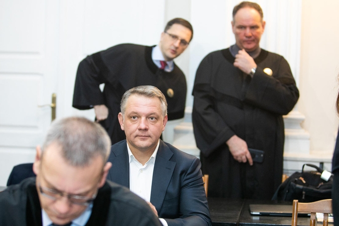 Teismas atmetė prokuroro prašymą grąžinti kardomąją priemonę E. Masiuliui