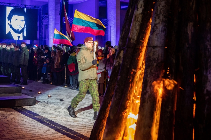 Minint Sausio 13-osios metines, Lietuva pagerbia laisvės gynėjus