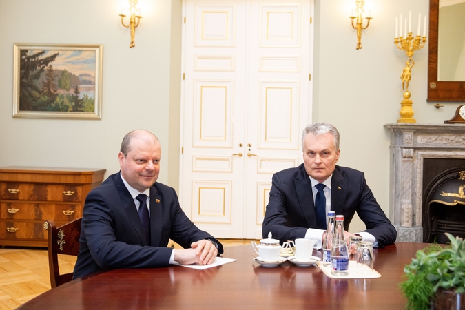 Prezidentas giria Vyriausybės darbą krizės metu