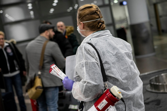 SAM prašo avialinijų rinkti informaciją apie keleivius, atvykstančius iš Italijos