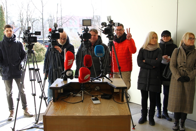 Vyriausybė pritarė naujam žiniasklaidos rėmimo modeliui, žada stipendijas žurnalistams