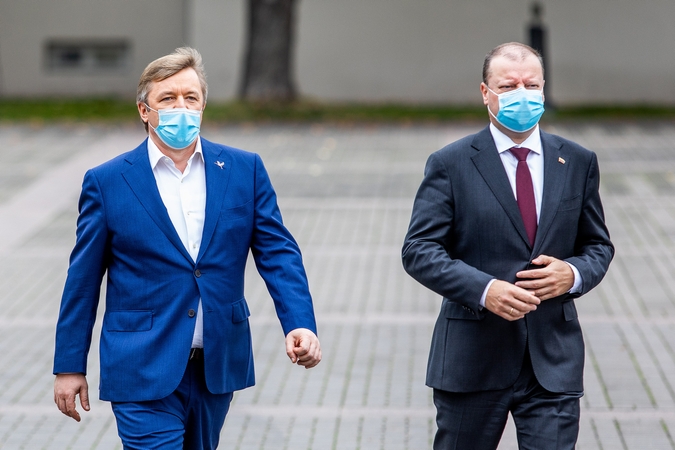 A. Mazuronis neabejoja: S. Skvernelis paliks „valstiečius“, R. Karbauskis parodė duris