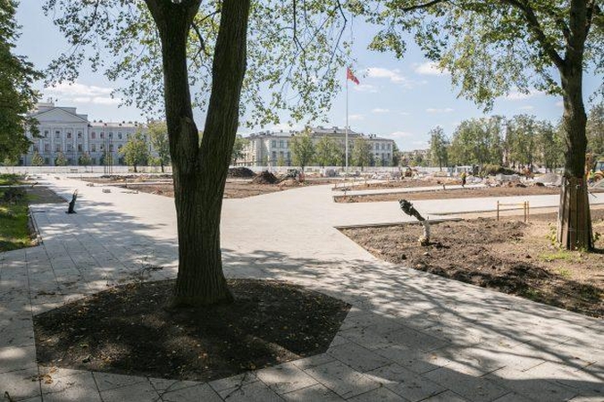 Vėluojantys Lukiškių aikštės darbai leidžia tikėtis geresnio rezultato?