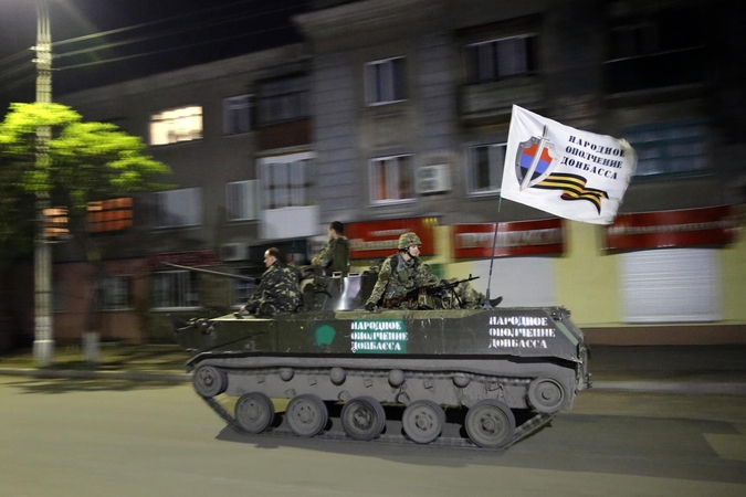 ES dėl Ukrainos krizės paskelbė sankcijas dar 13 asmenų ir dviem bendrovėms