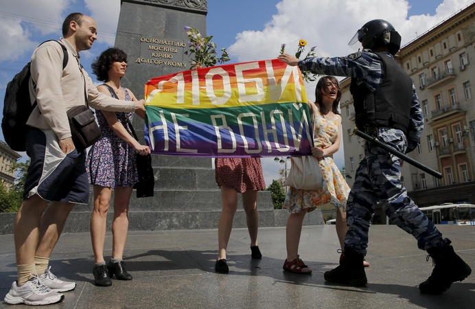 Maskvos policija sulaikė kelis gėjų eitynių dalyvius