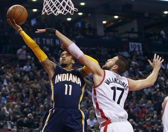 J. Valančiūnas į Toronto „Raptors“ varžovų krepšį įmetė dešimt taškų