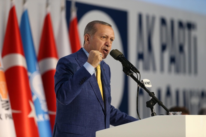R. Erdoganas grįžta vadovauti valdančiajai partijai