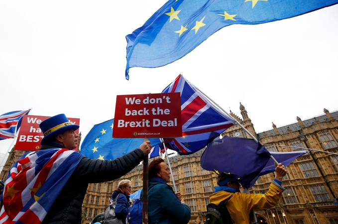 Daugėja vilčių, kad Britanijoje įvyks antras „Brexit“ referendumas