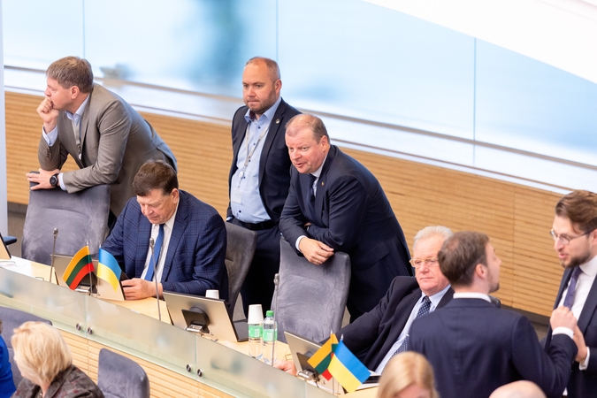 Opozicija biudžete pasigenda pinigų reformoms, peikia „beatodairišką skolinimąsi“