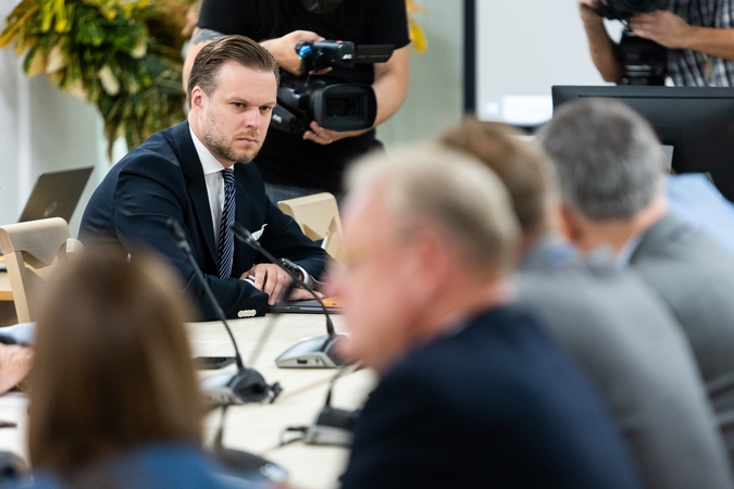 Opozicija inicijuoja interpeliaciją G. Landsbergiui: įtariame, kad yra slepiama informacija