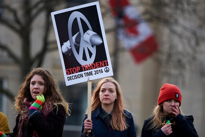 Londone protestavo tūkstančiai branduolinių ginklų priešininkų