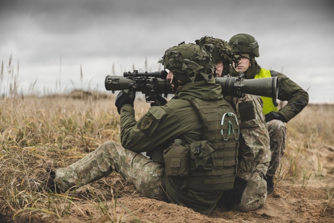 Lietuvos kariams bus perkama prieštankinio granatsvaidžio „Carl-Gustaf“ amunicija